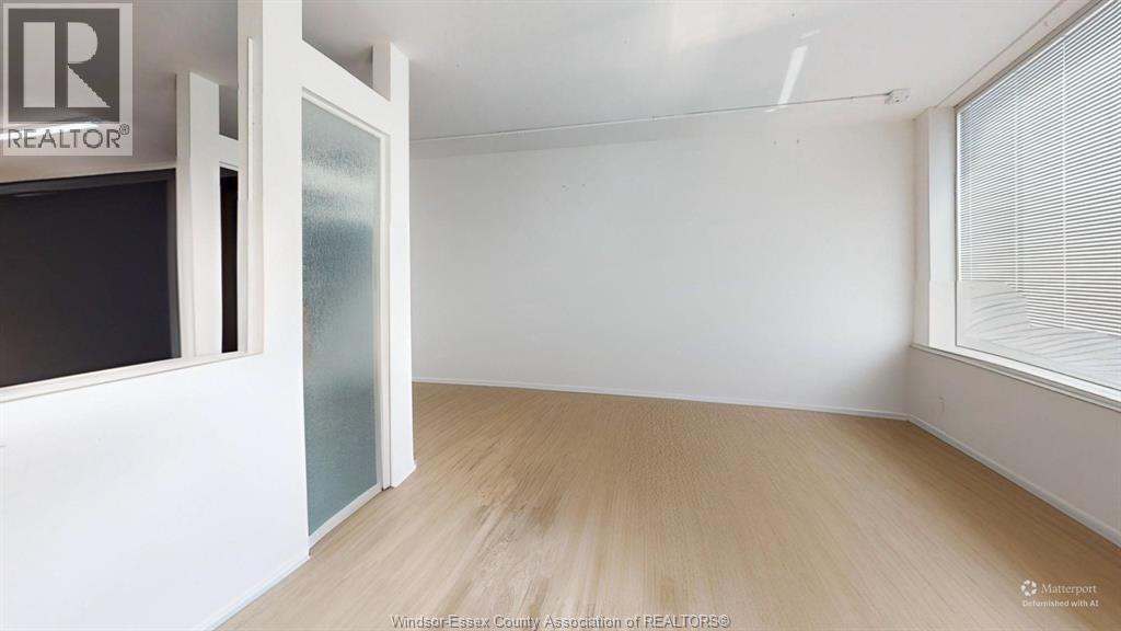 5540 Wyandotte Street East Property Photo 6