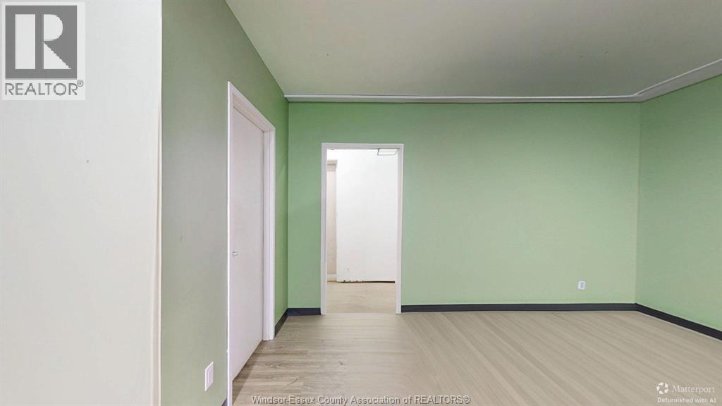 5540 Wyandotte Street East Property Photo 14