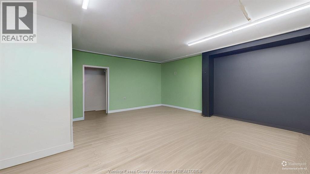 5540 Wyandotte Street East Property Photo 15