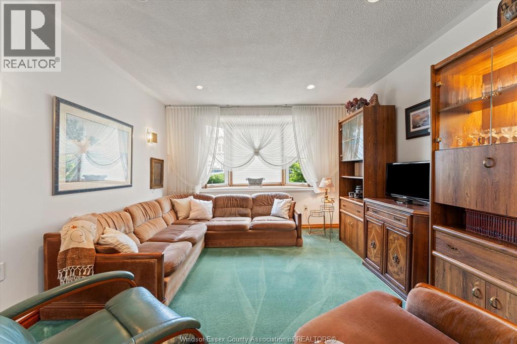 146 Park Street Property Photo 8