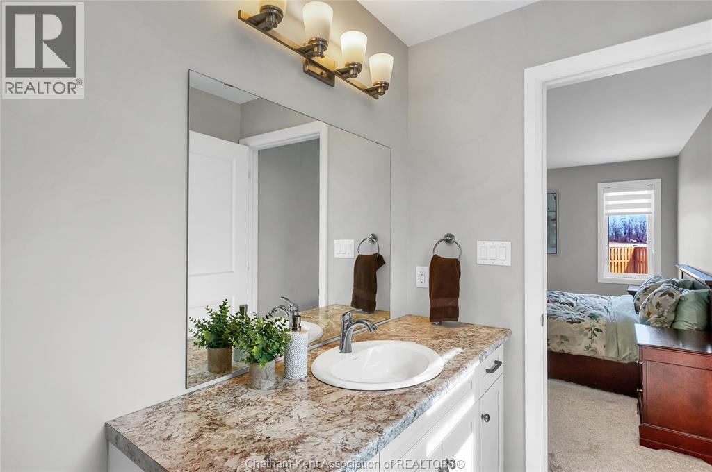 62 Moonstone Crescent Property Photo 22