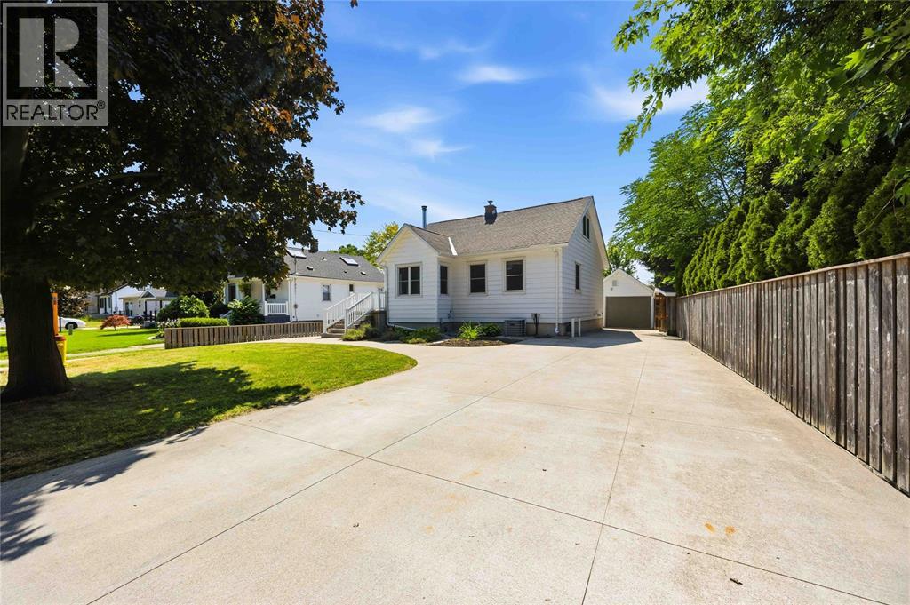 1477 Baxter Avenue Property Photo 1