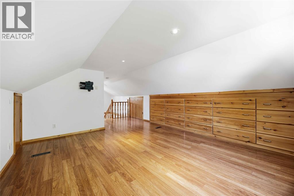 1477 Baxter Avenue Property Photo 22