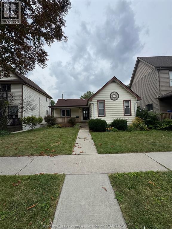 425 CHILVER ROAD Property Photo 1