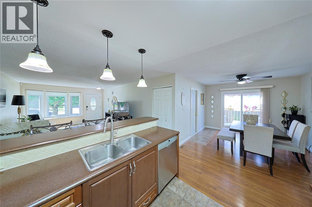 1234 Thistledown Avenue Property Photo 8
