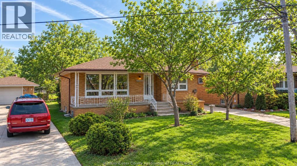 2666 Jos St. Louis Property Photo 3