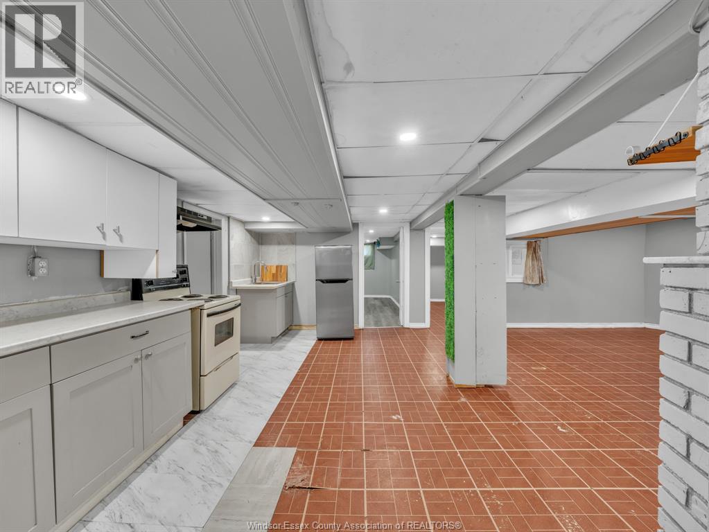 677 Marentette Unit# Main Property Photo 20