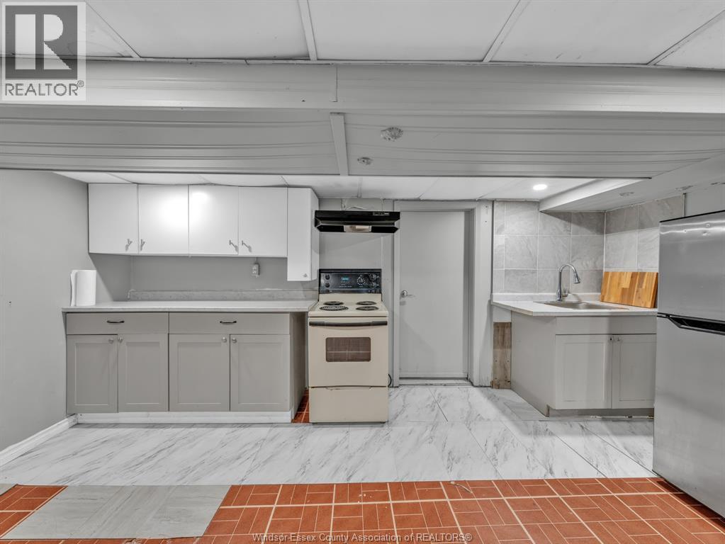 677 Marentette Unit# Main Property Photo 21