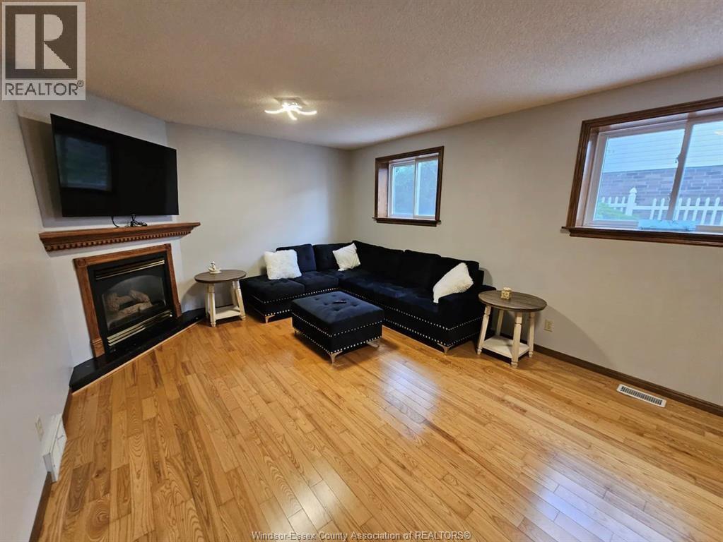 1237 Kenwick Way Property Photo 6