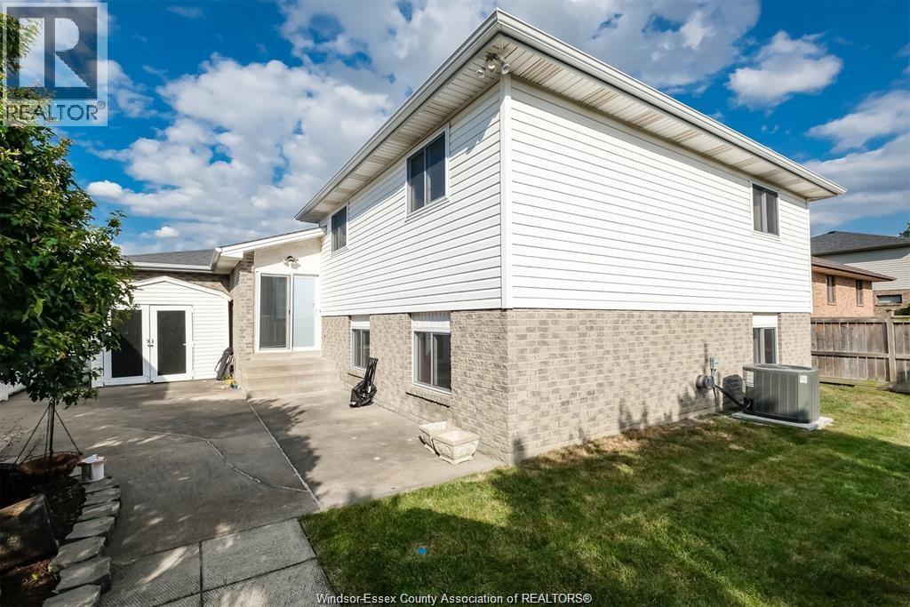 1237 Kenwick Way Property Photo 17