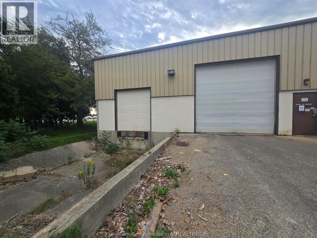 585 Riverview Drive Property Photo 4