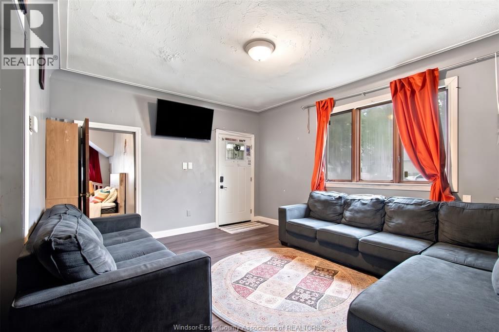 377 Parent Property Photo 9