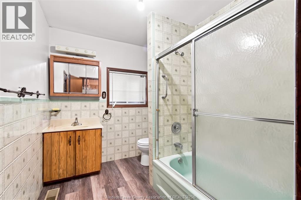 377 Parent Property Photo 17