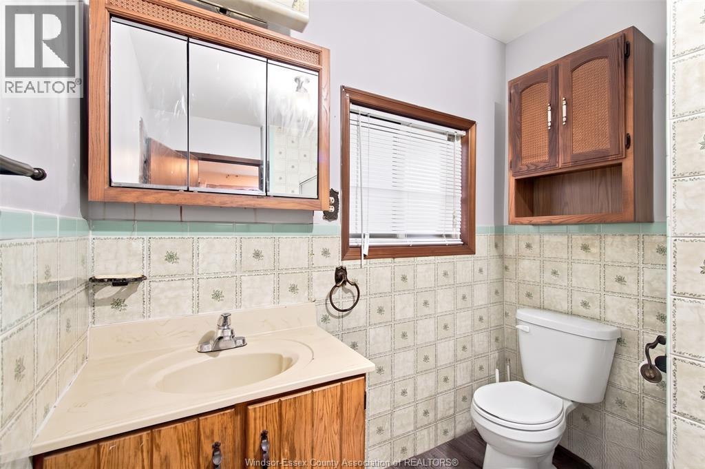 377 Parent Property Photo 18