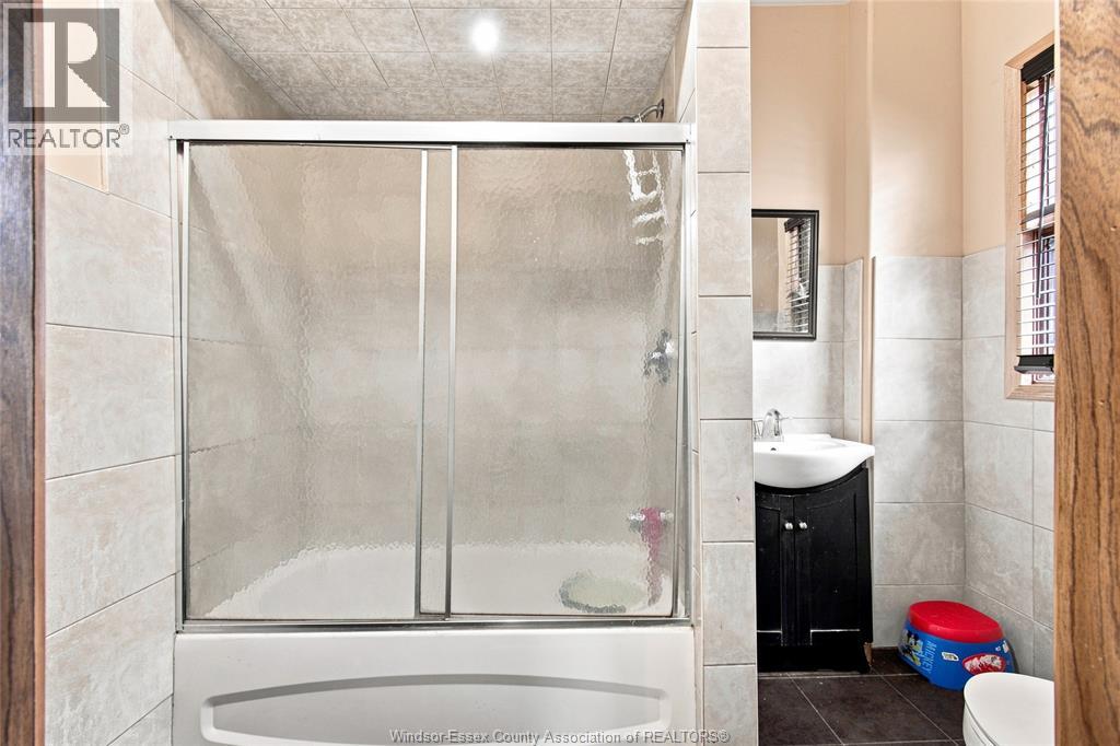 377 Parent Property Photo 19