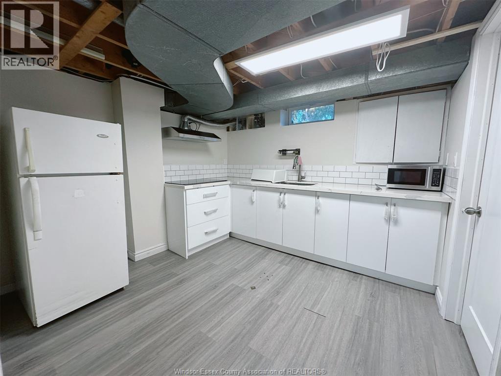 3240 Askin Avenue Unit# Lower Property Photo 8