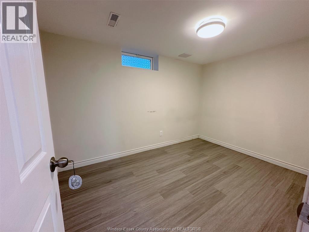 3240 Askin Avenue Unit# Lower Property Photo 9