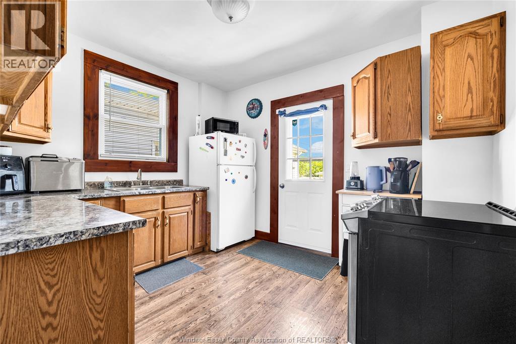 916 Windsor Avenue Property Photo 8