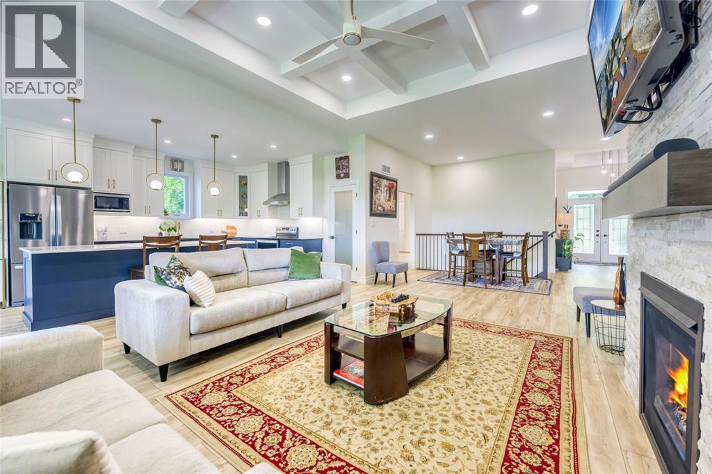 1035 Bratanek Boulevard Property Photo 12
