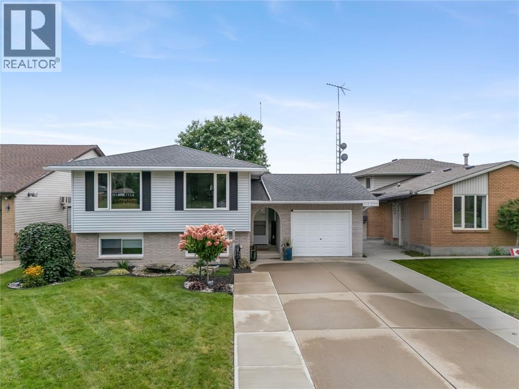 119 TEMPLETON CRESCENT Property Photo 1