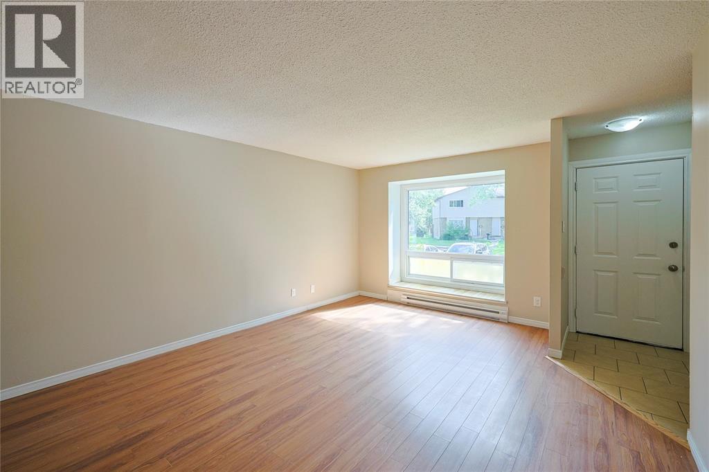 253 Hampton Avenue Property Photo 4