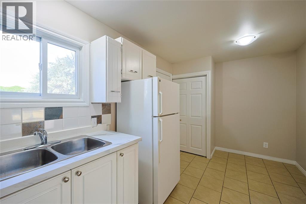 253 Hampton Avenue Property Photo 9