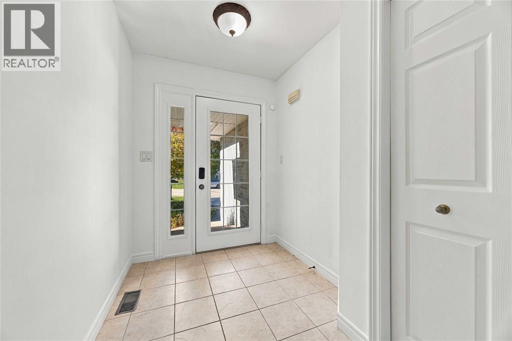 612 Graycliff Drive Property Photo 3