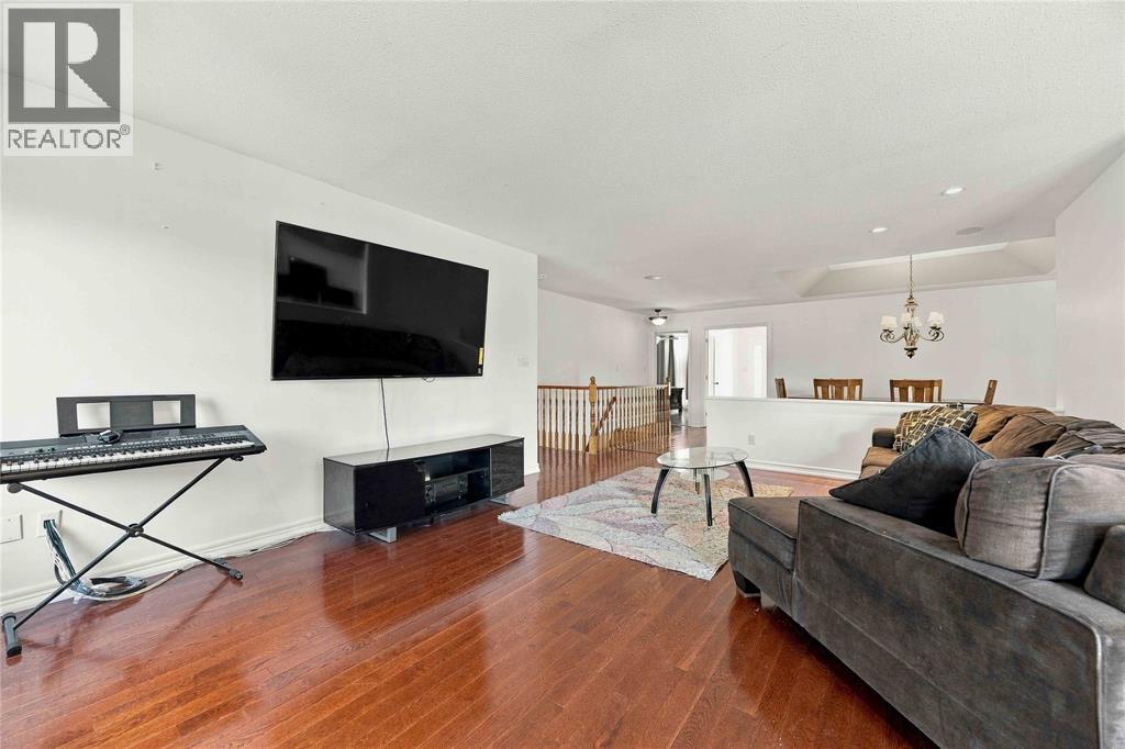 612 Graycliff Drive Property Photo 8