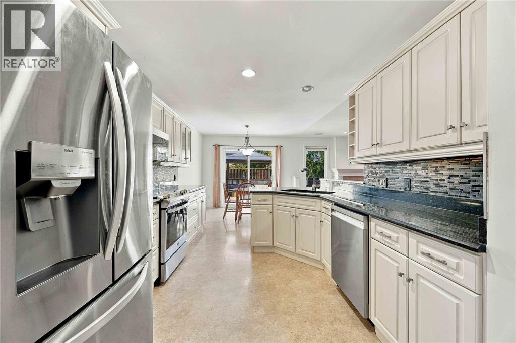 612 Graycliff Drive Property Photo 12