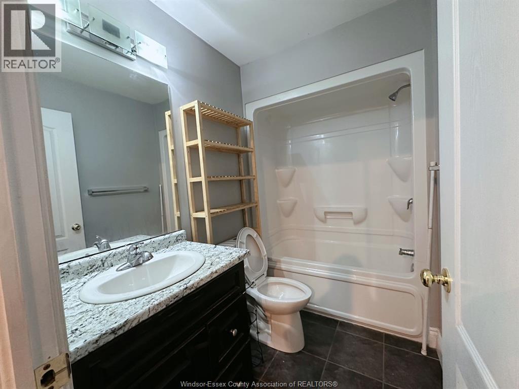 1977 Northway Avenue Unit# Upper Property Photo 8