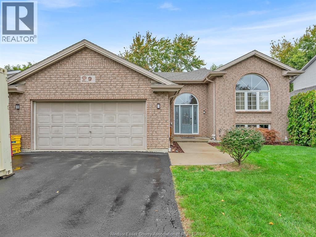 9 Lyle STREET Property Photo 1