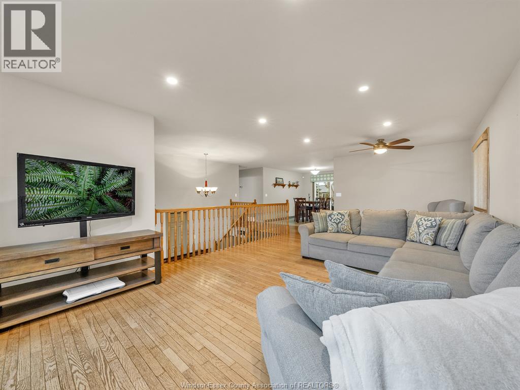 9 Lyle Street Property Photo 5