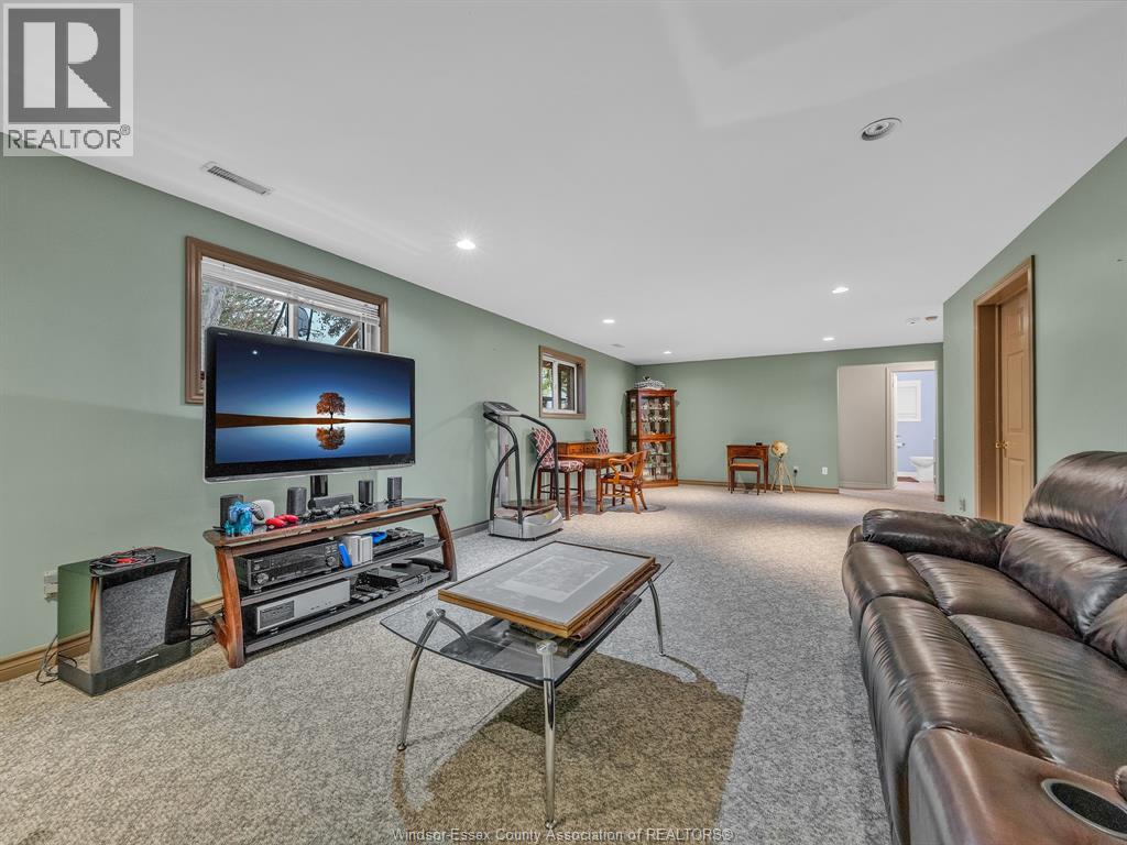 9 Lyle Street Property Photo 32