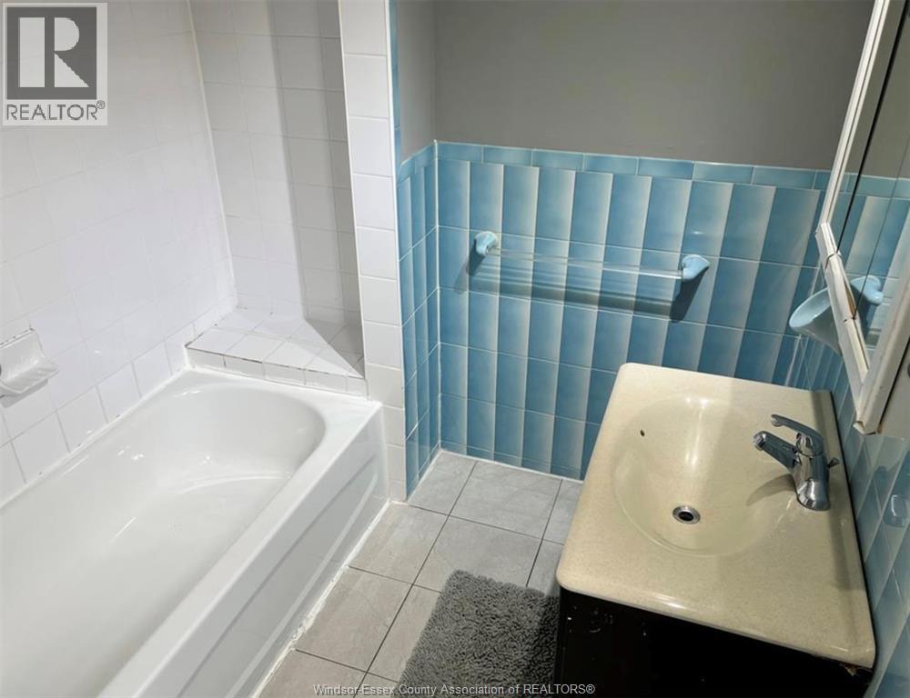 2316-2318 Chilver Property Photo 8