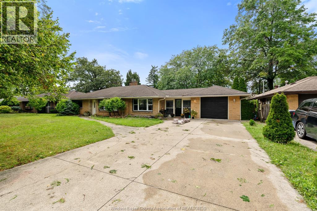 2725 Buckingham Drive Property Photo
