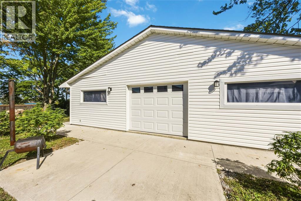 1186 St. Clair Parkway Property Photo 41