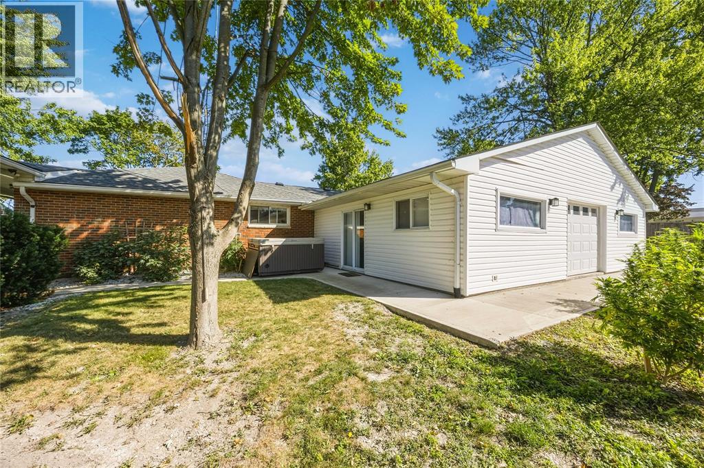 1186 St. Clair Parkway Property Photo 42