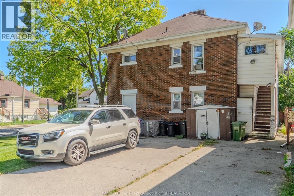 723 Parent Property Photo 3