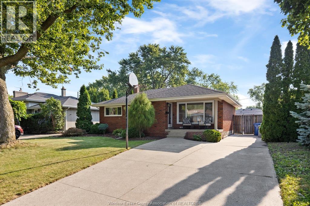 462 DORMAR DRIVE Property Photo 1
