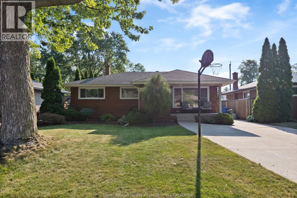 462 Dormar Drive Property Photo 2