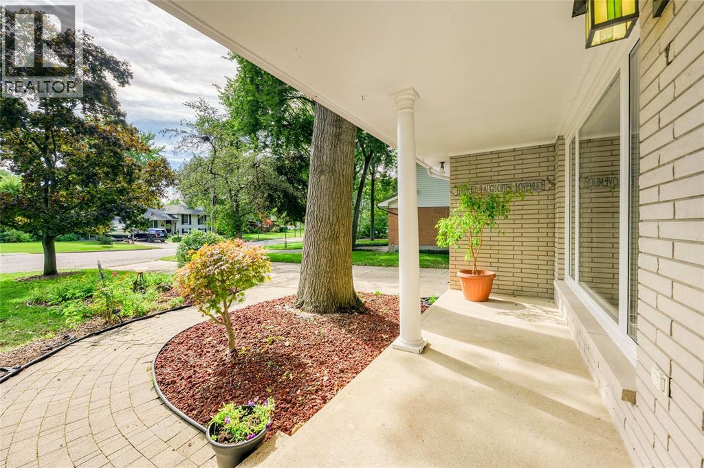 1354 Severin Drive North Property Photo 11