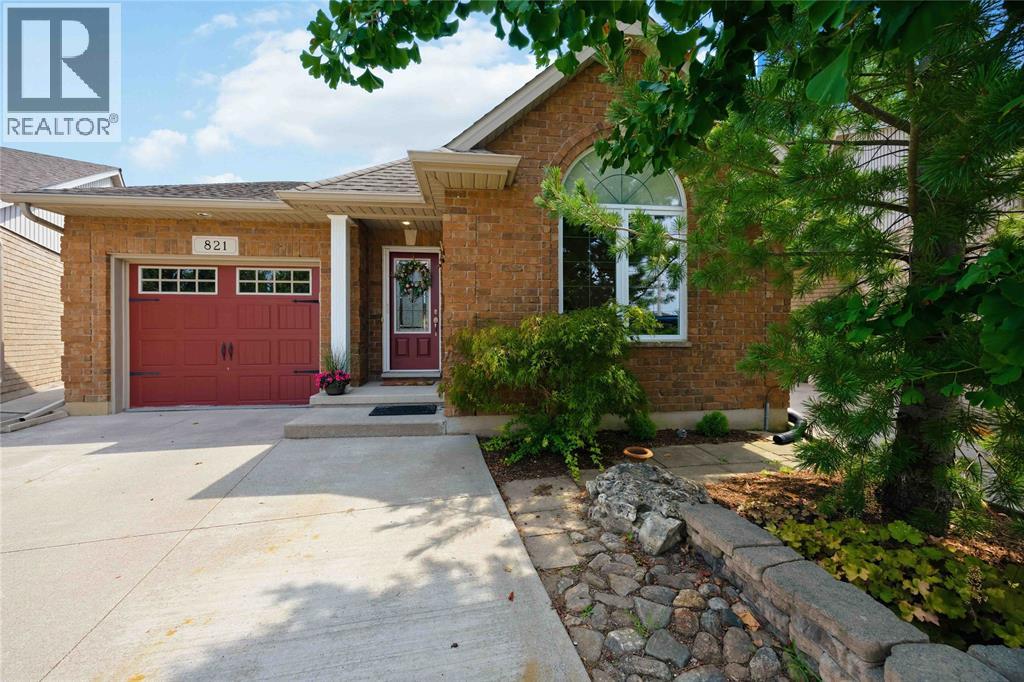821 Carriage Way Property Photo 4