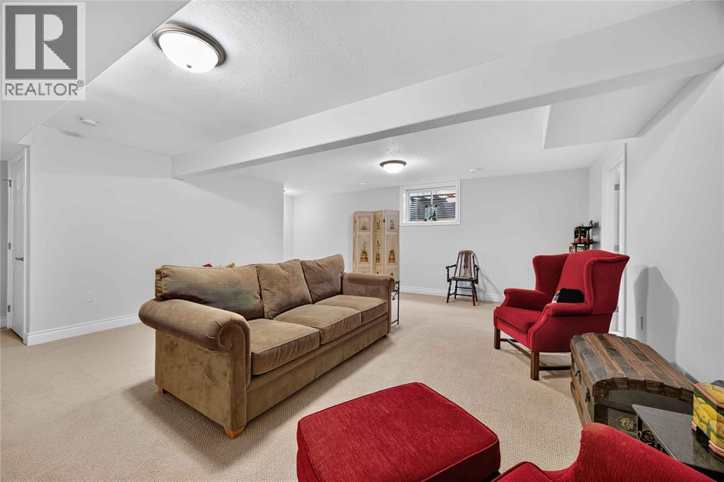 821 Carriage Way Property Photo 25