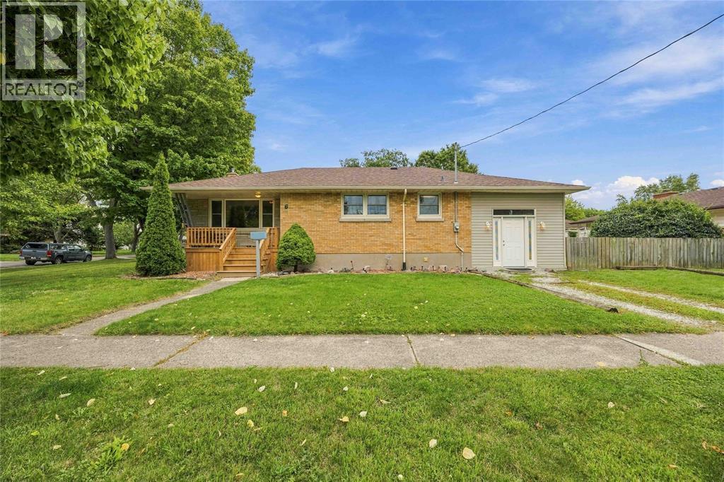 6 Massey Crescent Property Photo 1