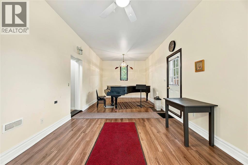 6 Massey Crescent Property Photo 7