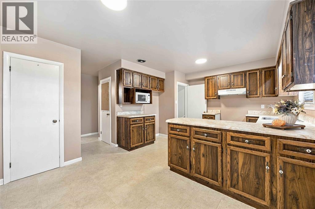 6 Massey Crescent Property Photo 11