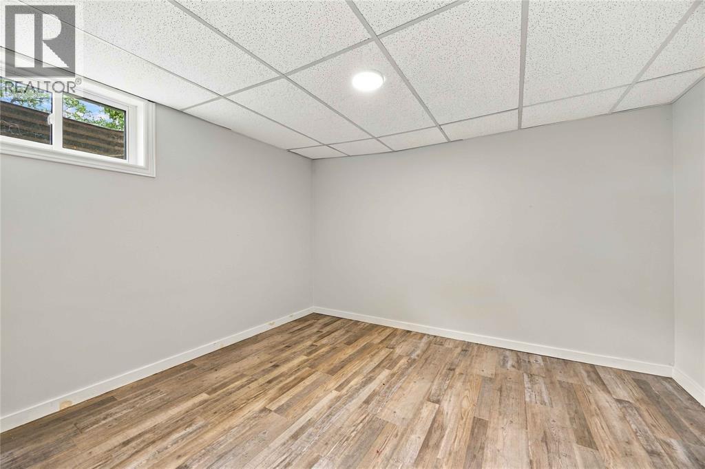 6 Massey Crescent Property Photo 22