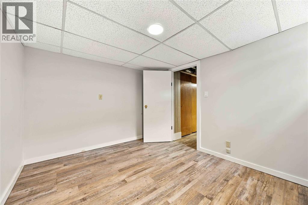 6 Massey Crescent Property Photo 23