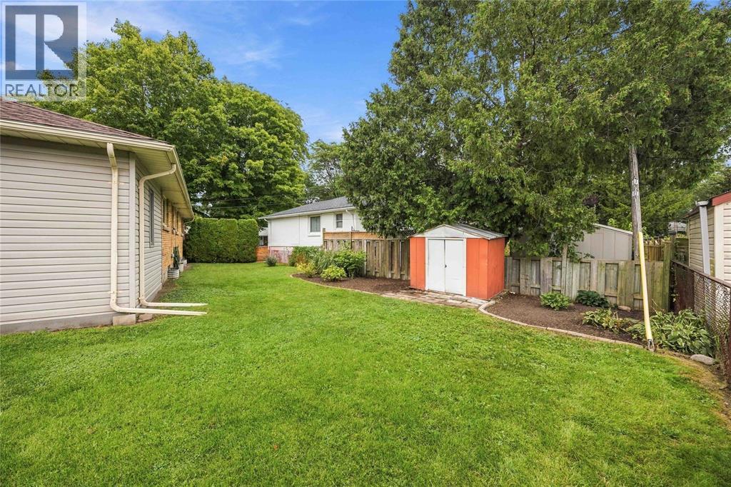 6 Massey Crescent Property Photo 27
