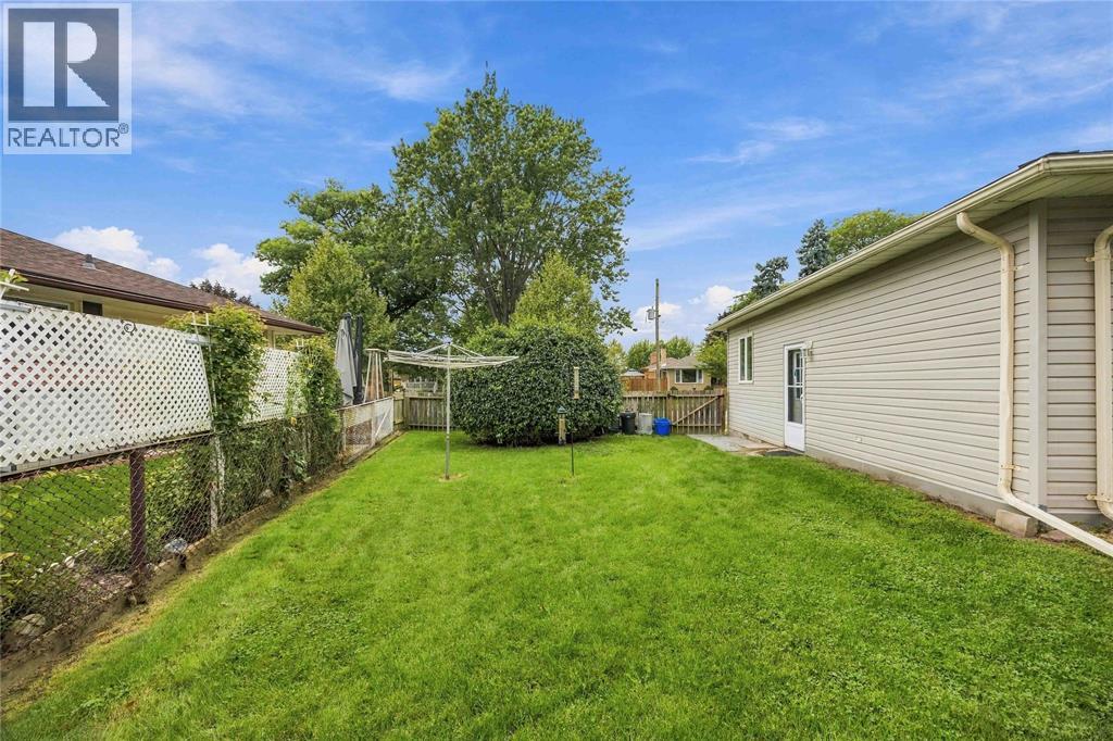 6 Massey Crescent Property Photo 28